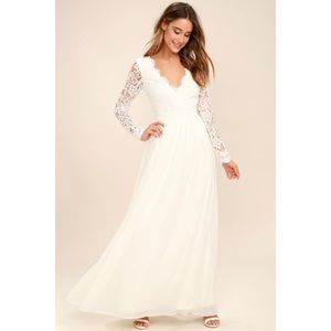 Brand New: Lulus white long sleeve lace maxi dress